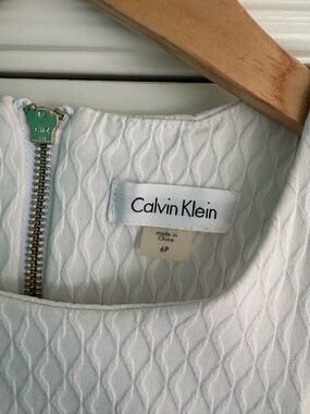 Calvin Klein White Textured Shift Dress with Gold Zipper